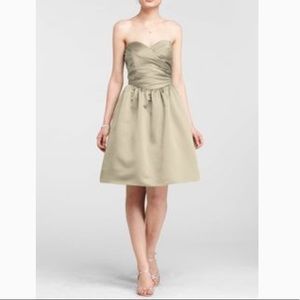 ⭐️ David’s Bridal Dress